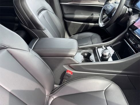 Used 2025 Jeep Grand Cherokee Limited w/ Trailer Tow Package image 35