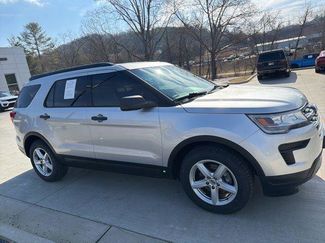 Used 2018 Ford Explorer FWD video 2