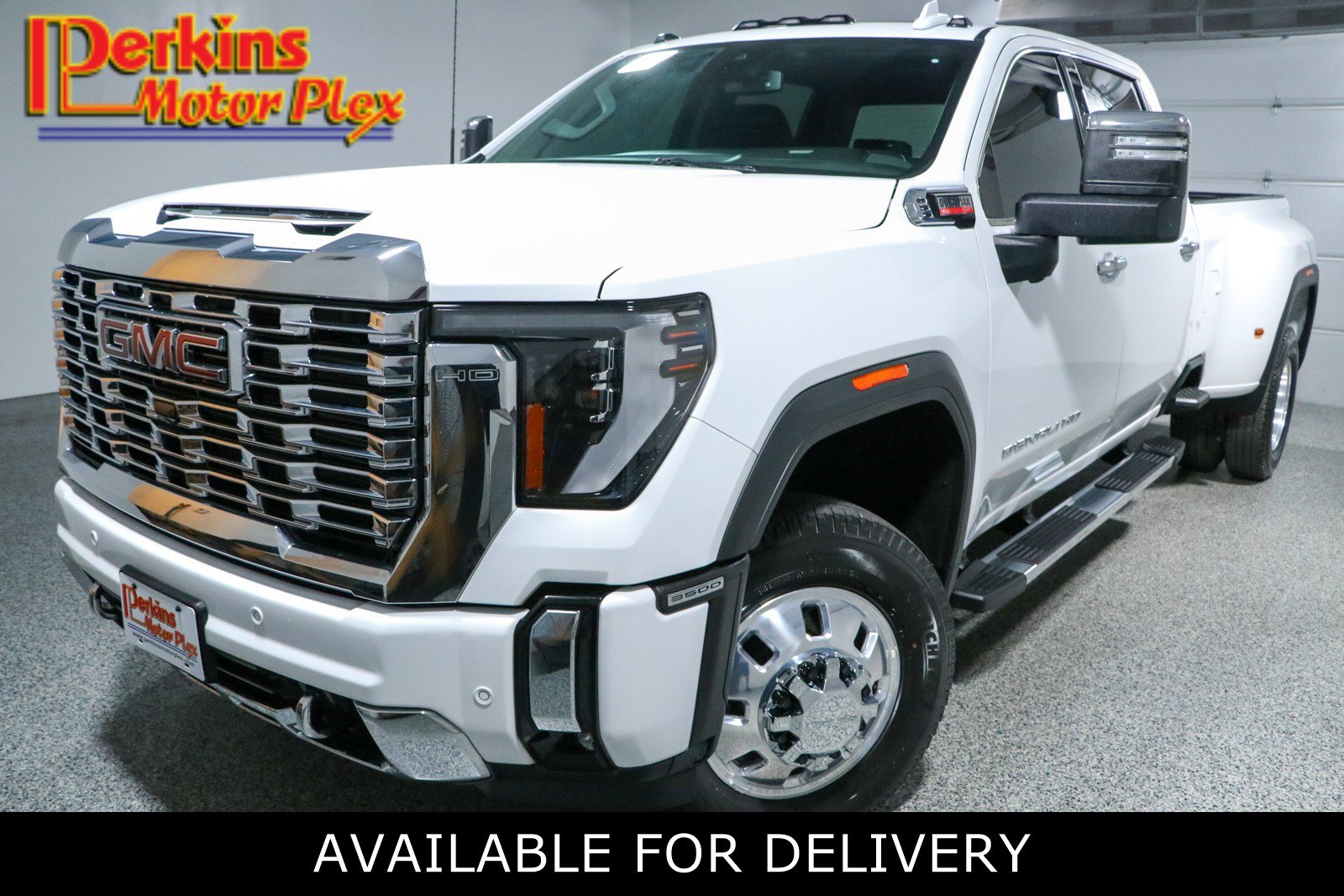 Used 2025 GMC Sierra 3500 Denali AWD/4WD image 1