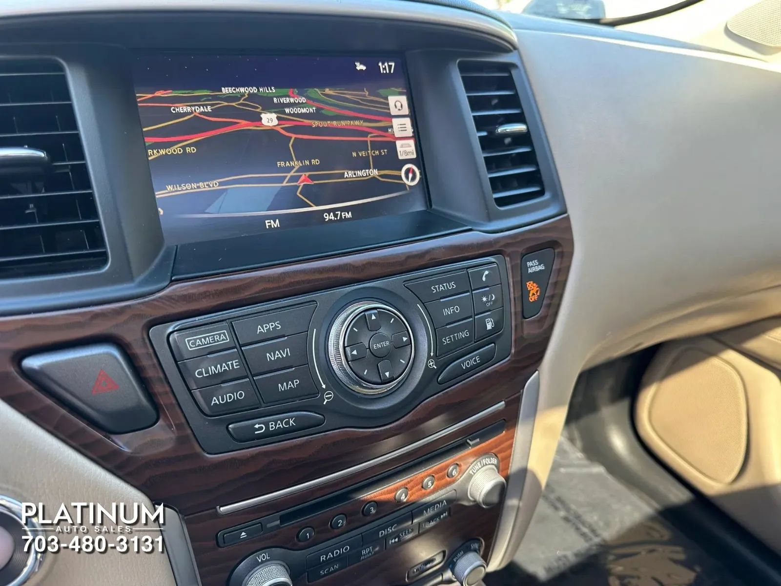 Used 2020 Nissan Pathfinder Platinum FWD image 12
