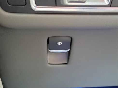 Certified 2024 Lincoln Nautilus Premier image 28