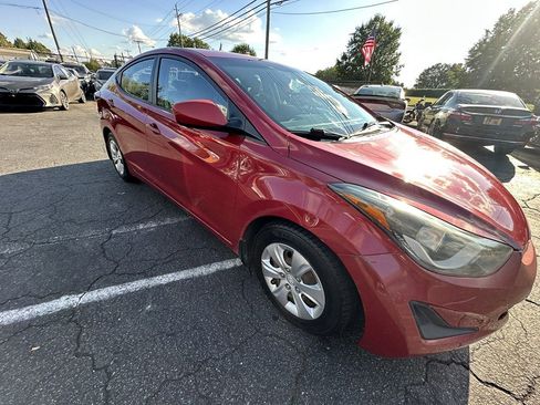 Used 2016 Hyundai Elantra SE image 9