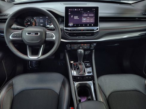 Used 2023 Jeep Compass Trailhawk image 13