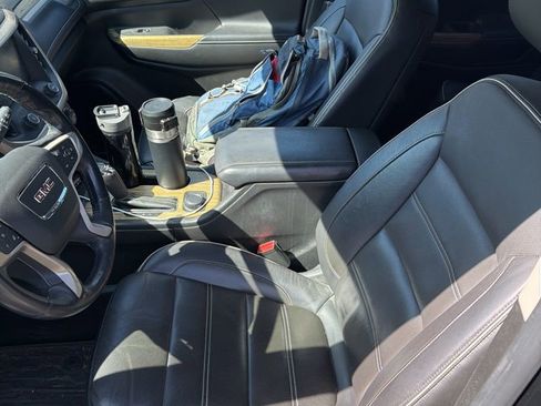 Used 2018 GMC Acadia Denali w/ Technology Package image 10