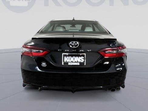 Used 2022 Toyota Camry SE FWD image 10