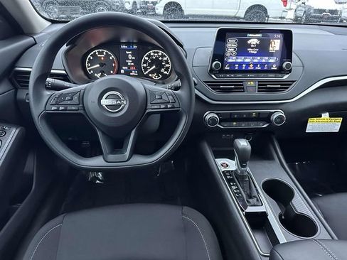 Used 2025 Nissan Altima 2.5 S image 16