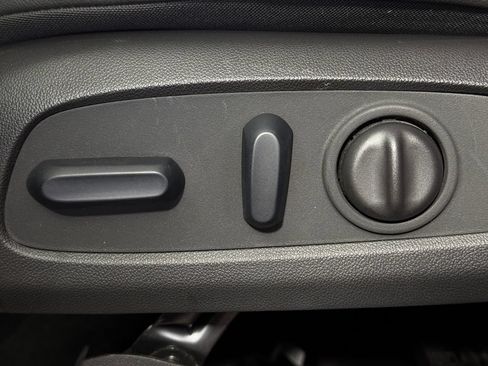 Used 2023 Buick Encore GX Essence w/ Experience Buick Package FWD image 28