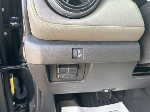 Certified 2024 Chevrolet Colorado ZR2 w/ Technology Package image 18