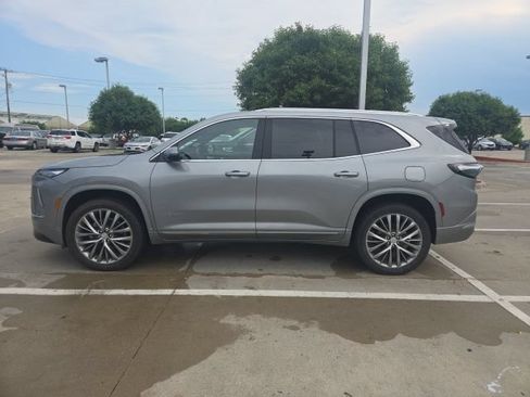 Used 2025 Buick Enclave Avenir w/ Trailering Package, 5000 lbs. AWD/4WD image 9