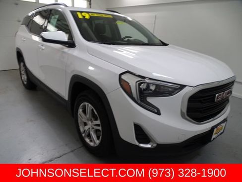 Certified 2019 GMC Terrain SLE w/ Driver Convenience Package AWD/4WD image 1