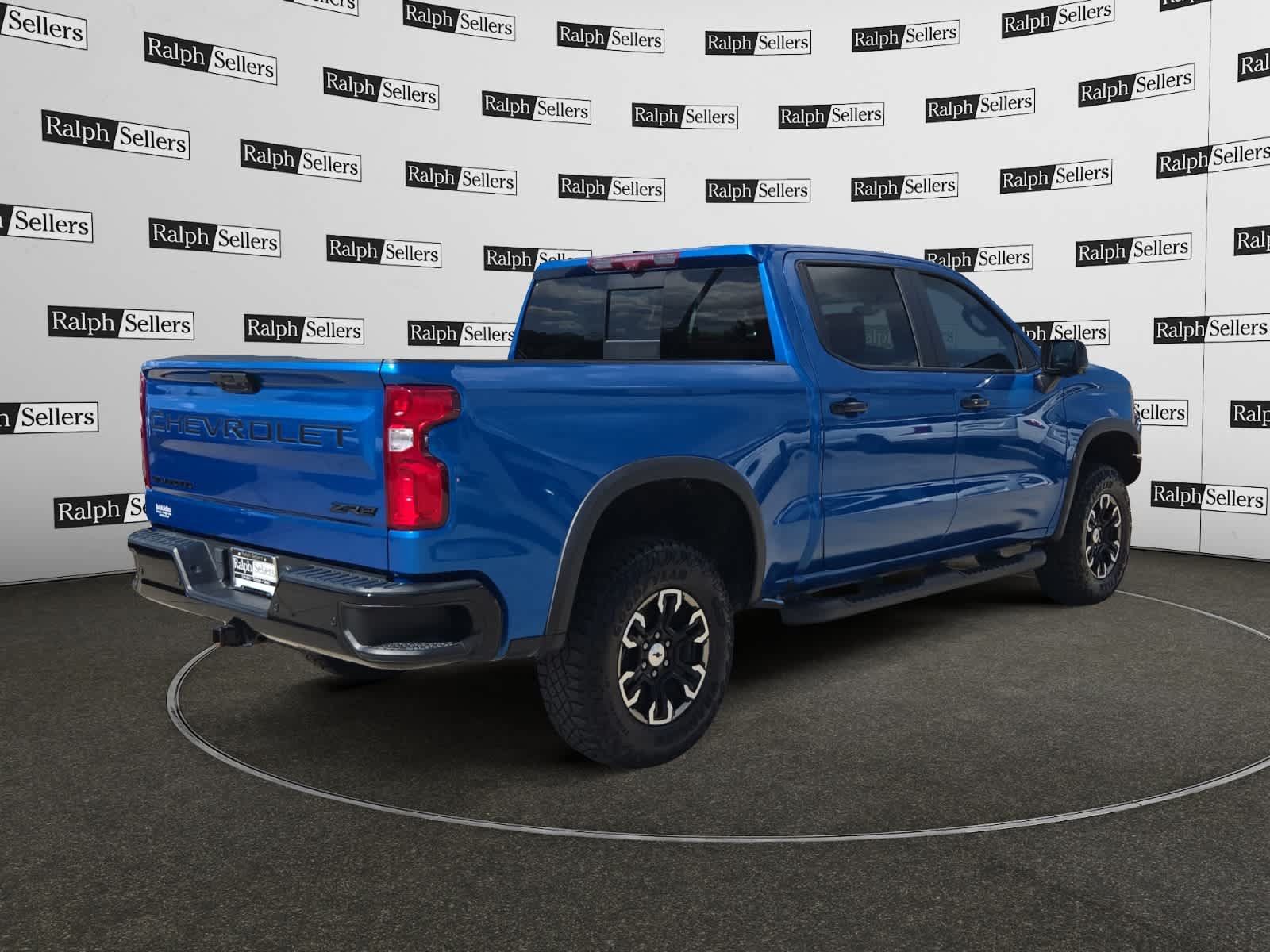 Used 2024 Chevrolet Silverado 1500 ZR2 w/ Technology Package AWD/4WD image 6