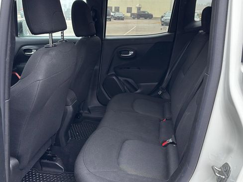 Used 2019 Jeep Renegade Sport image 8