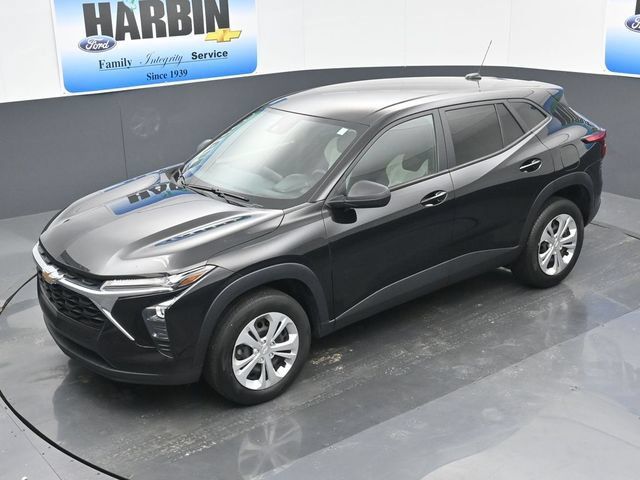 Used 2024 Chevrolet Trax LS FWD image 23