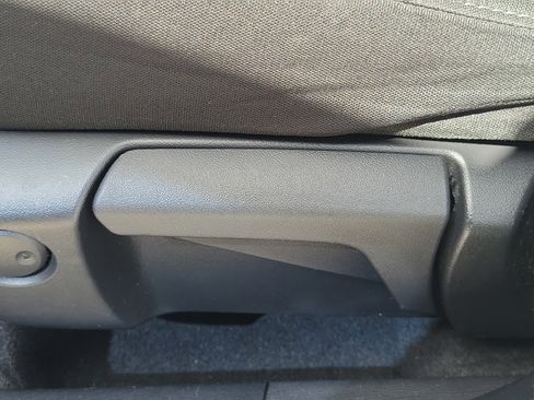 Used 2022 Mitsubishi Outlander ES image 16