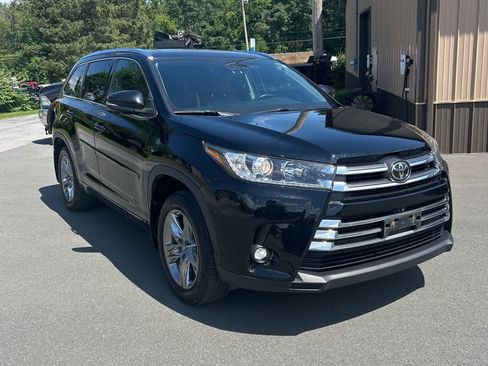 Used 2019 Toyota Highlander Limited Platinum AWD/4WD image 1