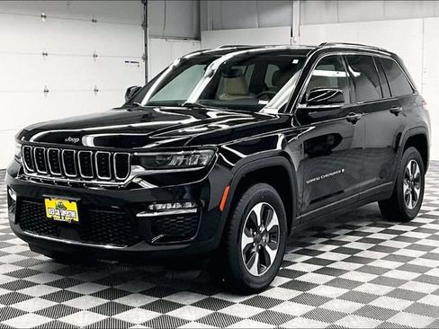 Used 2023 Jeep Grand Cherokee 4WD 4xe image 12