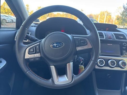 Used 2017 Subaru Crosstrek 2.0i Premium image 11