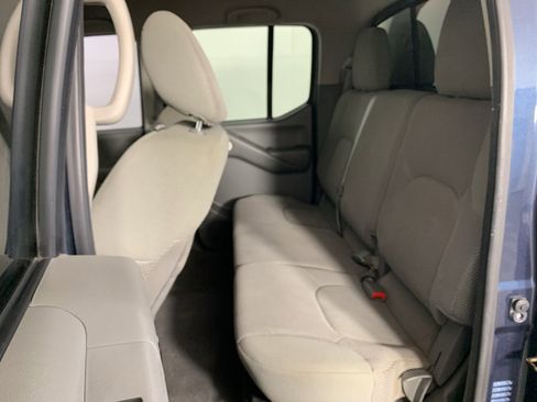 Used 2016 Nissan Frontier SV image 31
