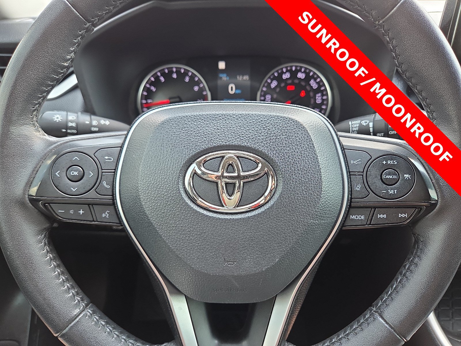 Used 2022 Toyota RAV4 XLE Premium FWD image 24