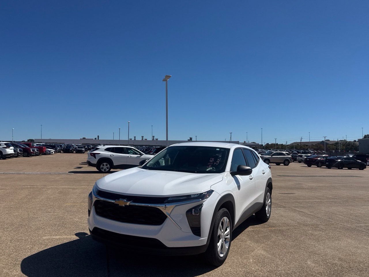 Used 2025 Chevrolet Trax LS FWD image 8