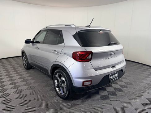 Used 2025 Hyundai Venue SEL FWD image 9