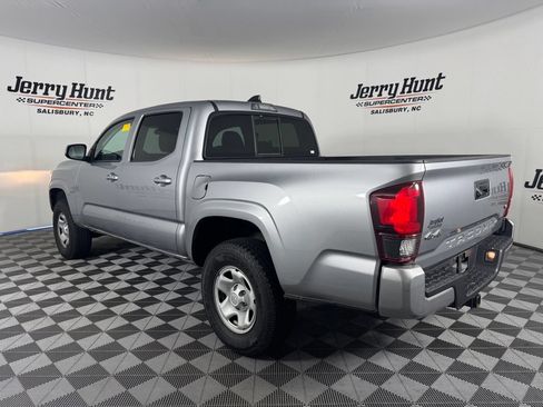 Used 2021 Toyota Tacoma SR AWD/4WD image 9