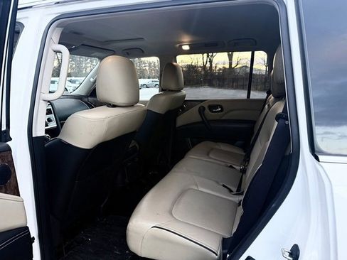 Certified 2024 INFINITI QX80 Premium Select w/ All-Season Package image 10