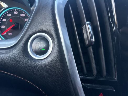 Certified 2019 Chevrolet Traverse LT w/ LT Premium Package image 26