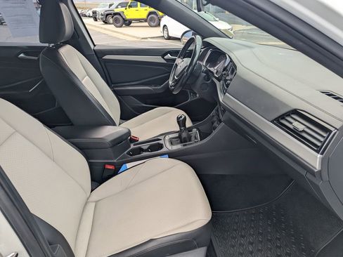 Used 2021 Volkswagen Jetta FWD image 33