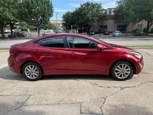 Used 2014 Hyundai Elantra SE w/ Option Group 02 FWD image 7