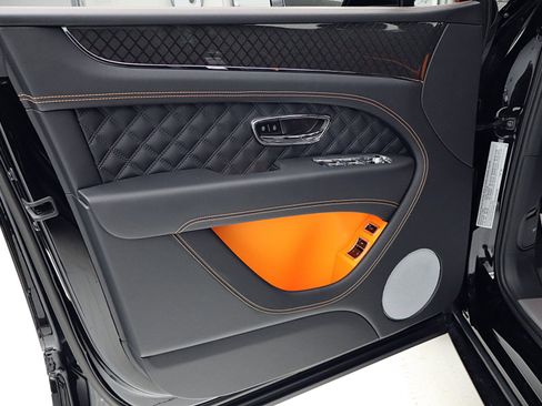 New 2025 Bentley Bentayga image 50