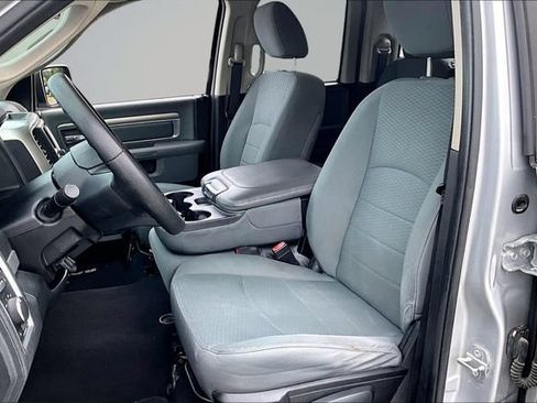 Used 2016 RAM 1500 Classic SLT RWD image 20