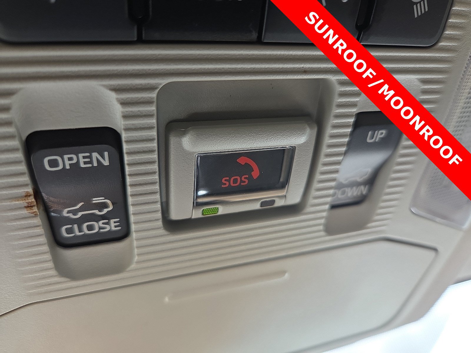 Used 2023 Toyota RAV4 XLE Premium FWD image 21