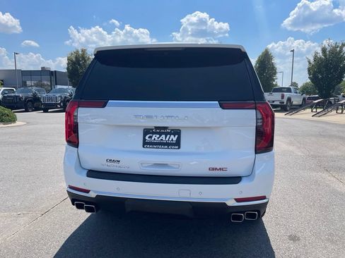 Used 2026 GMC Yukon Denali w/ Denali Reserve Package AWD/4WD image 7