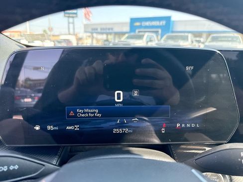 Used 2026 Chevrolet Equinox LT AWD/4WD image 19