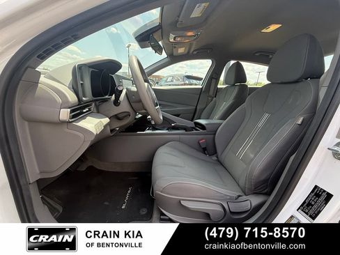 Used 2023 Hyundai Elantra SEL FWD image 21
