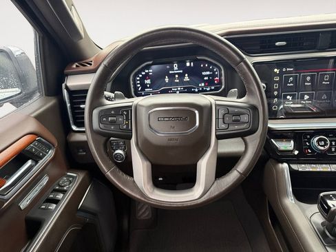Used 2022 GMC Sierra 1500 Denali w/ Technology Package AWD/4WD image 12