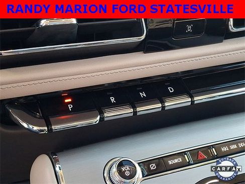 Used 2023 Lincoln Aviator AWD w/ Premium Package image 15