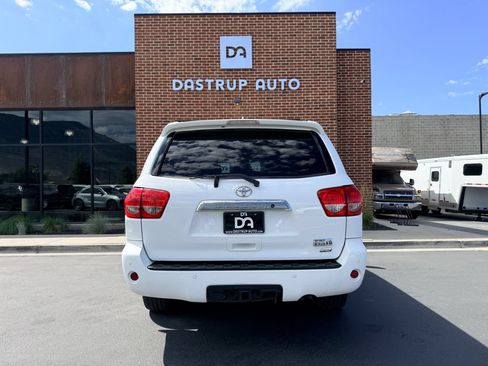 Used 2014 Toyota Sequoia Limited AWD/4WD image 7
