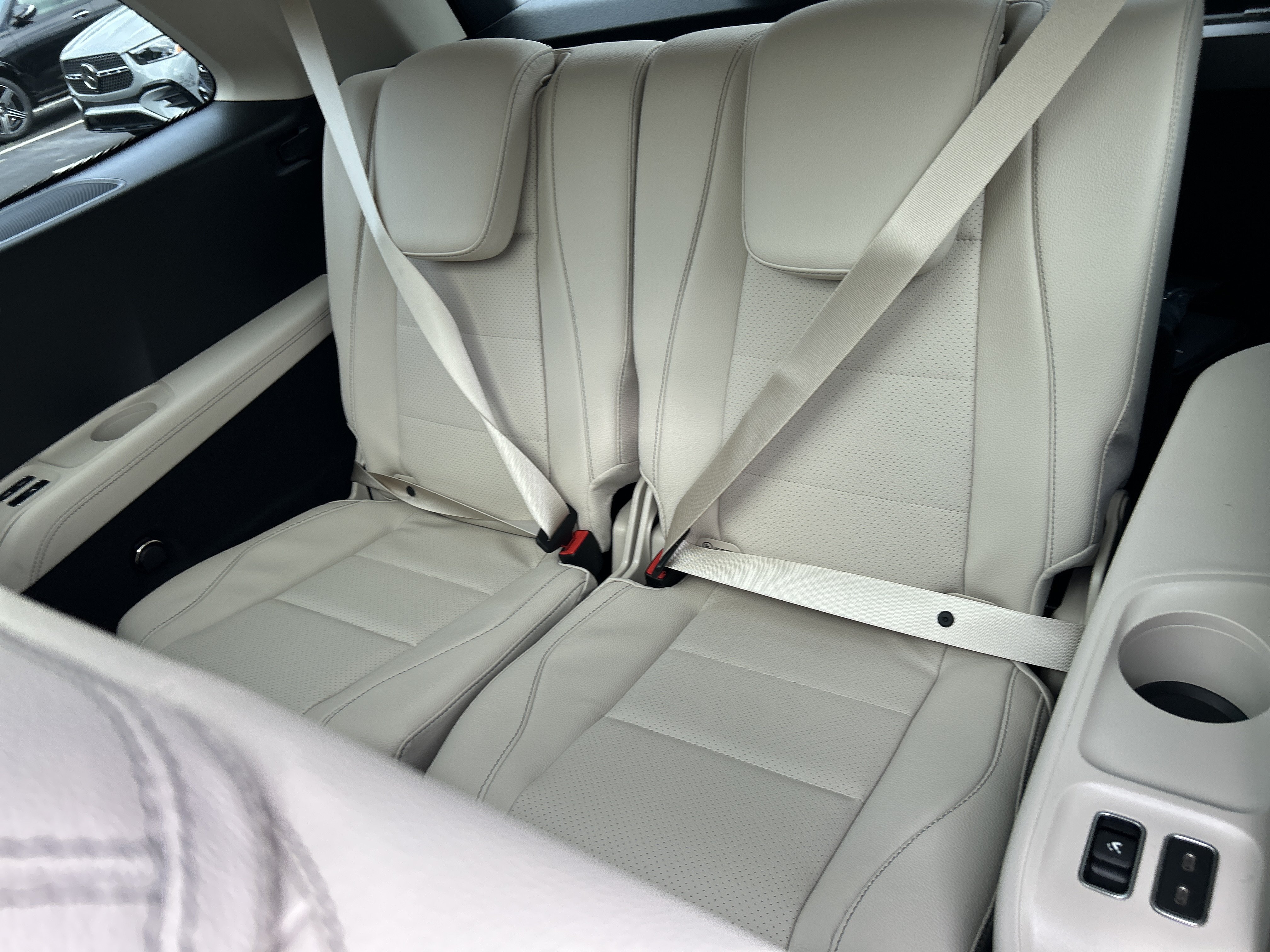 New 2026 Mercedes-Benz GLS 450 4MATIC image 40