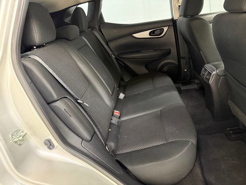 Used 2022 Nissan Rogue Sport S image 27