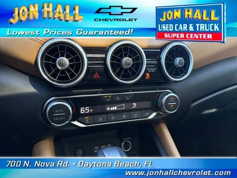 Used 2024 Nissan Sentra SV w/ SV Premium Package image 27