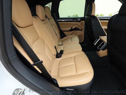Used 2016 Porsche Cayenne image 8