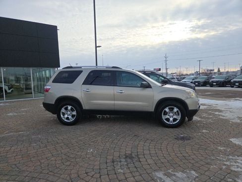 Used 2011 GMC Acadia SLE image 4