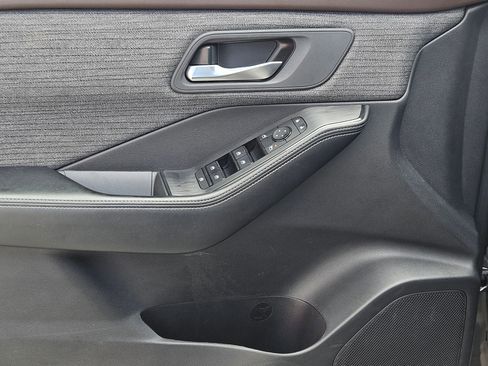Used 2023 Nissan Rogue SV FWD image 18