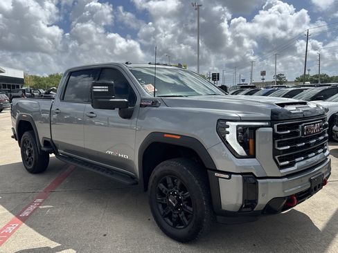 Used 2025 GMC Sierra 2500 AT4 w/ AT4 Premium Plus Package image 17