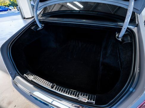 Used 2022 Rolls-Royce Phantom Sedan image 70