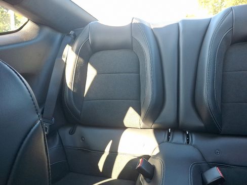 Used 2016 Ford Mustang Shelby GT350 w/ Technology Package image 18