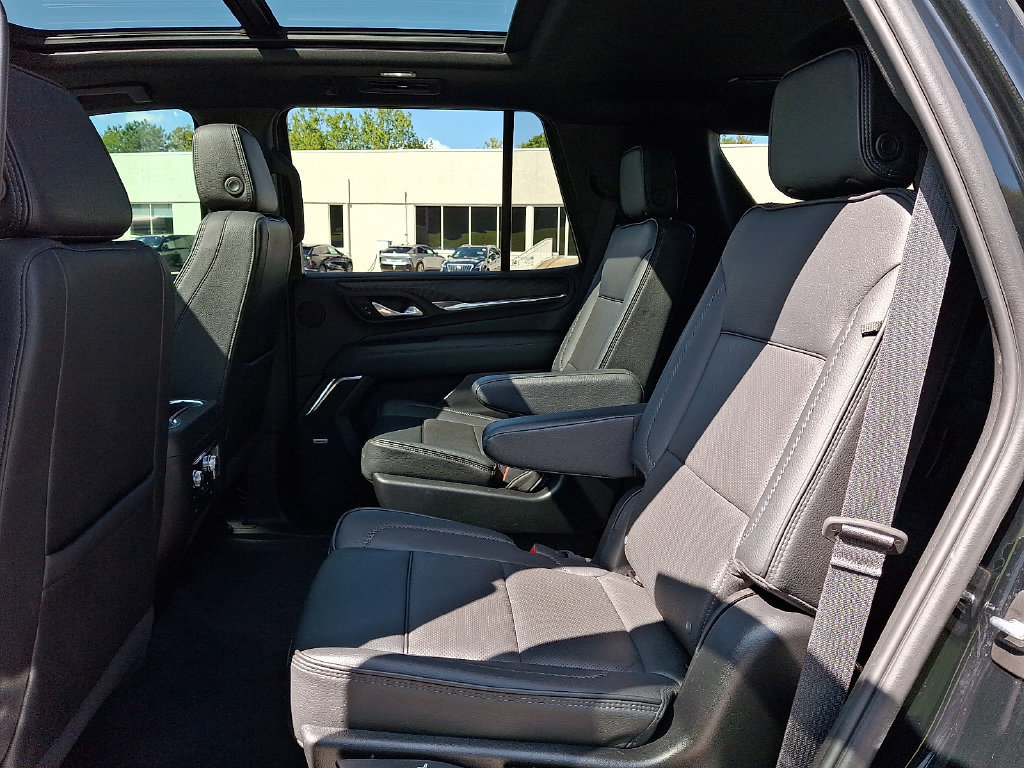 Used 2024 GMC Yukon Denali AWD/4WD image 12