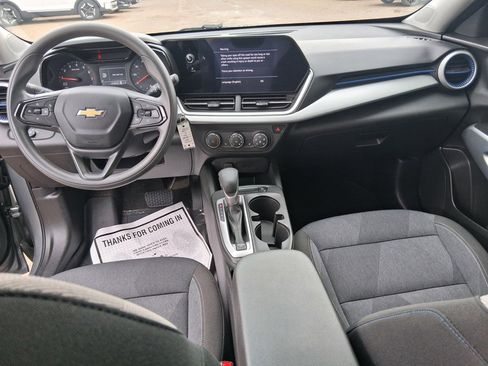 Used 2024 Chevrolet Trax LS w/ LS Convenience Package image 13